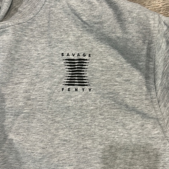 Used Women’s Savage Fenty Gray Robe. - Picture 4 of 5